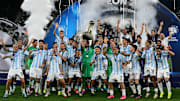 Racing repetiu feito do rival Independiente em 2017 e levantou uma taça no Rio de Janeiro