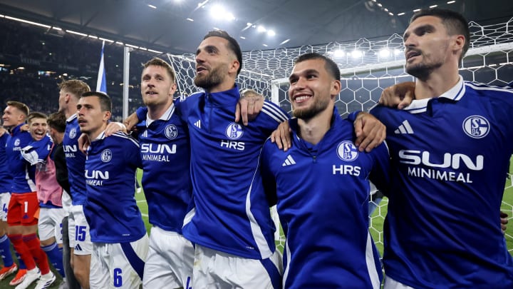FC Schalke 04 v Eintracht Braunschweig - 2. Bundesliga FC Schalke 04 v Eintracht Braunschweig - 2. Bundesliga