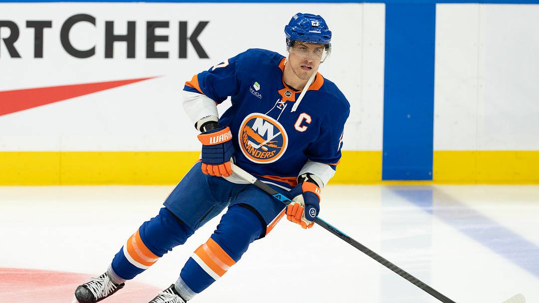 Mar 17, 2026; Toronto, Ontario, CAN; New York Islanders left wing Anders Lee (27) skates during the warmup before a game against the Toronto Maple Leafs at Scotiabank Arena. 