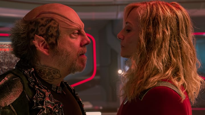 L-R: Paul Giamatti as Nus Braka and Holly Hunter as Chancellor Nahla Ake in season 1 , episode 1 of Star Trek: Starfleet Academy streaming on Paramount+. Photo Credit: Brooke Palmer/Paramount+
