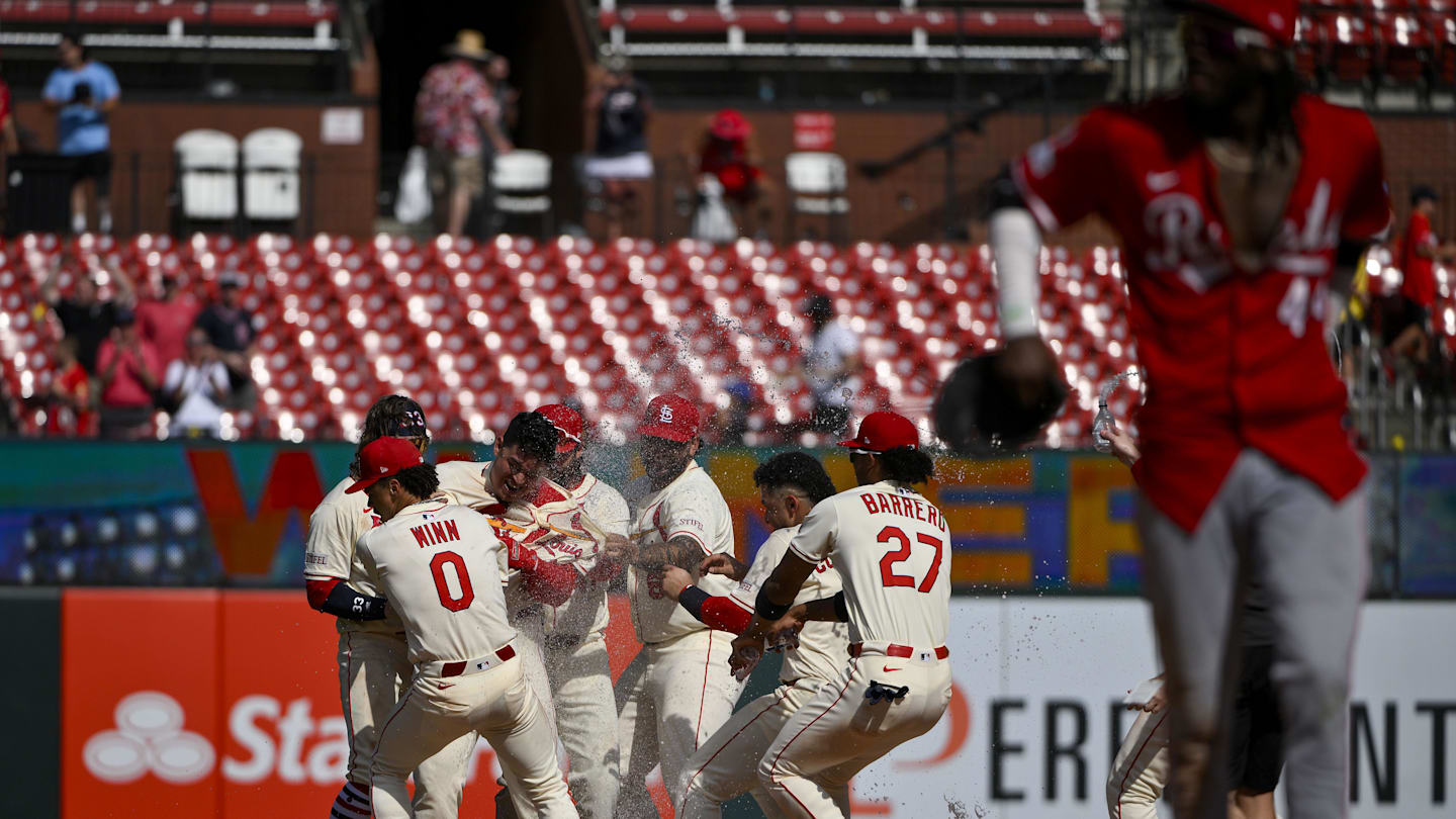 Cardinals Beat Reds 6-5 in 11-Inning NL Central Showdown