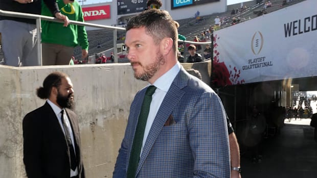 USA; Oregon Ducks coach Dan Lanning arrives before the game against the Ohio State Buckeyes at Rose Bowl Stadium. Mandatory C