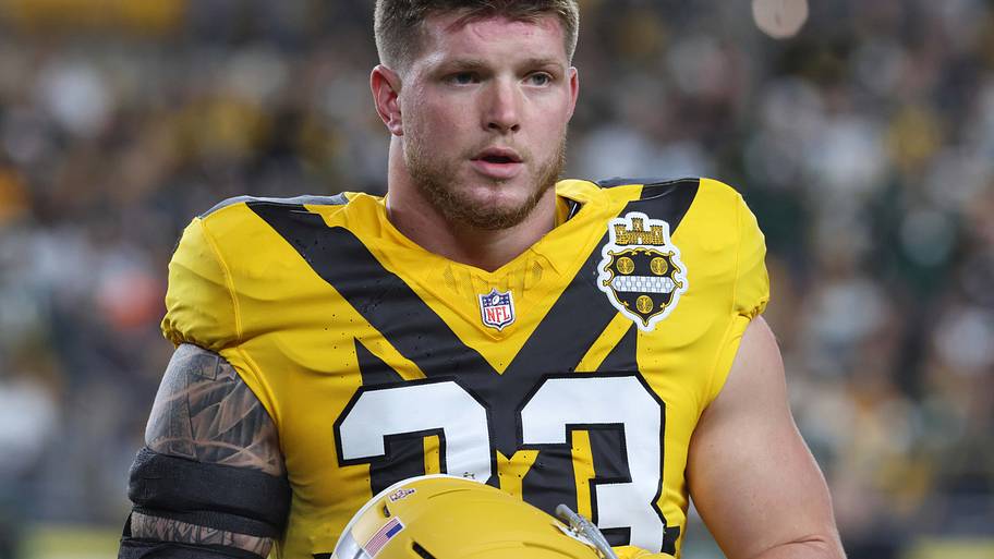 Jack Sawyer removes his helmet, wearing an alternate jersey.