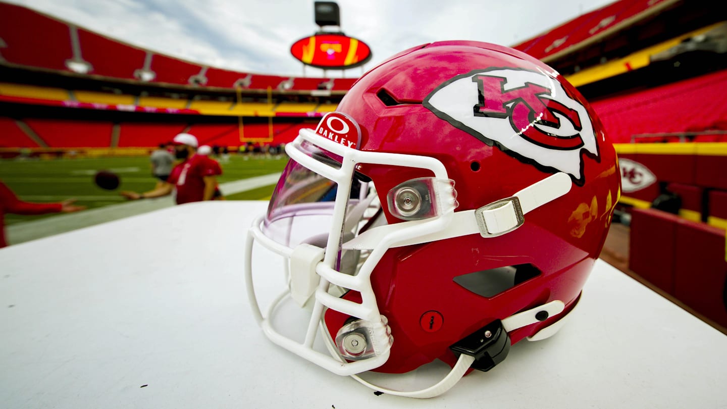 Chiefs Superfan 'ChiefsAholic' Receives Prison Sentence in Armed Bank