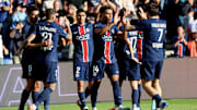Les joueurs du Paris Saint-Germain avec le maillot Hechter
