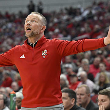 Louisville Cardinals head coach Pat Kelsey on the sideline against Bellarmine.