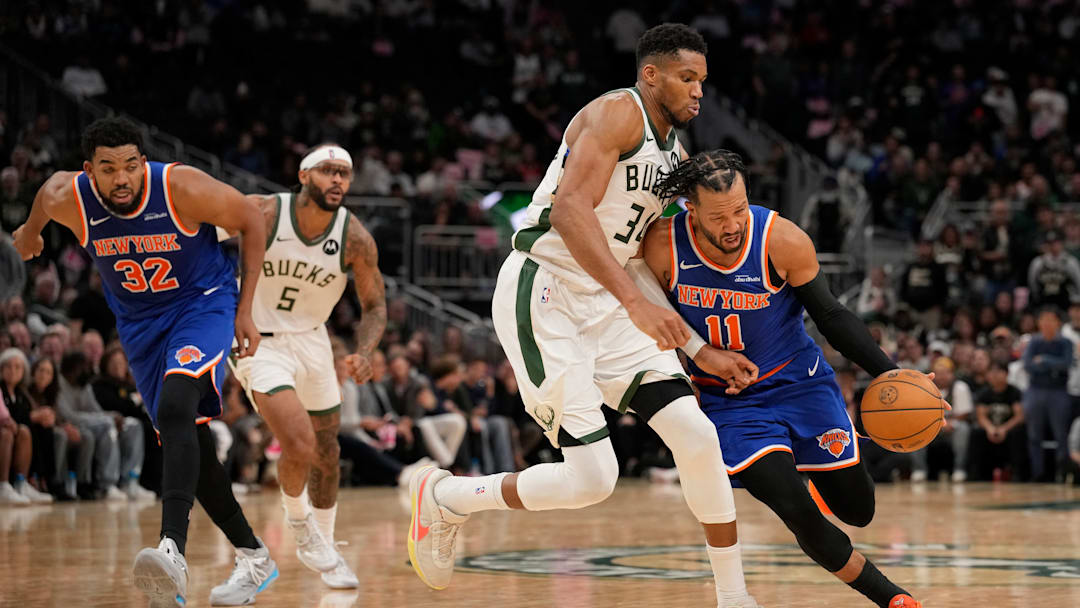 New York Knicks v Milwaukee Bucks New York Knicks v Milwaukee Bucks
