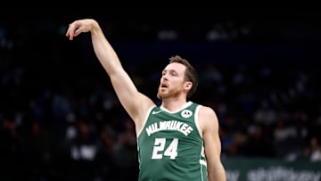 Milwaukee Bucks v Dallas Mavericks