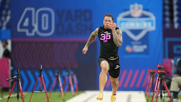 Feb 28, 2025; Indianapolis, IN, USA;  Oklahoma defensive back Billy Bowman (DB36) runs in the 40 yard dash during the 2025 NFL Combine at Lucas Oil Stadium. Mandatory Credit: Kirby Lee-Imagn Images