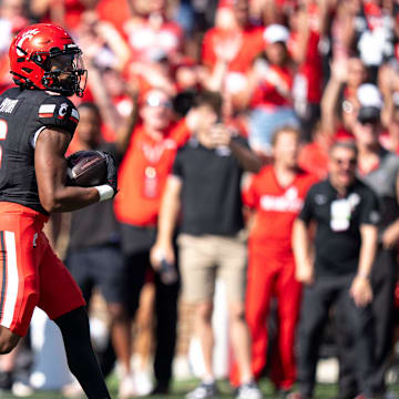 Cincinnati Bearcats running back Evan Pryor (6) scores a touchdown in the first quarter of the NCAA football game between the Cincinnati Bearcats and Iowa State Cyclones at Nippert Stadium in Cincinnati on Oct. 4, 2025.
