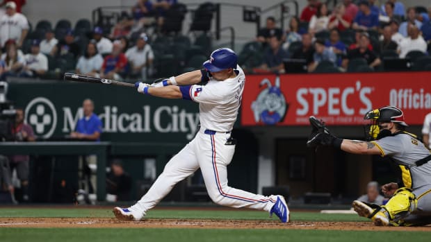 Corey Seager had his third multi-homer game of the season on Monday against the Pirates.