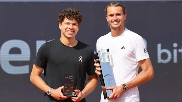Alexander Zverev defeated Ben Shelton to claim his third Munich title.