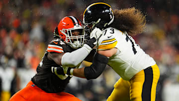 Pittsburgh Steelers v Cleveland Browns