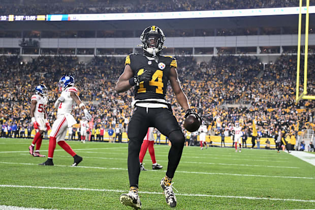 Pittsburgh Steelers wide receiver George Pickens celebrates a touchdown pass against the New York Giants.