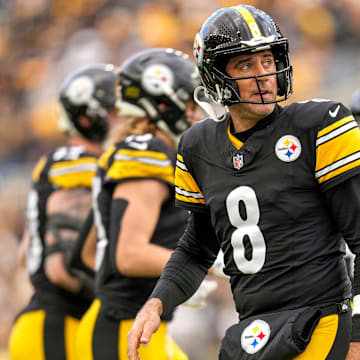 Pittsburgh Steelers quarterback Aaron Rodgers.