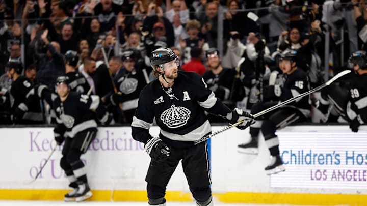 Vancouver Canucks v Los Angeles Kings