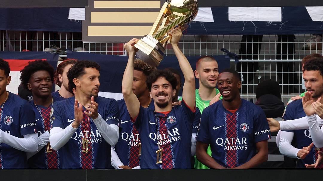 Paris FC v Paris Saint-Germain - Ligue 1 McDonald's Paris FC v Paris Saint-Germain - Ligue 1 McDonald's