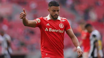 Wanderson pode ser titular ao lado de Luiz Adriano no ataque colorado