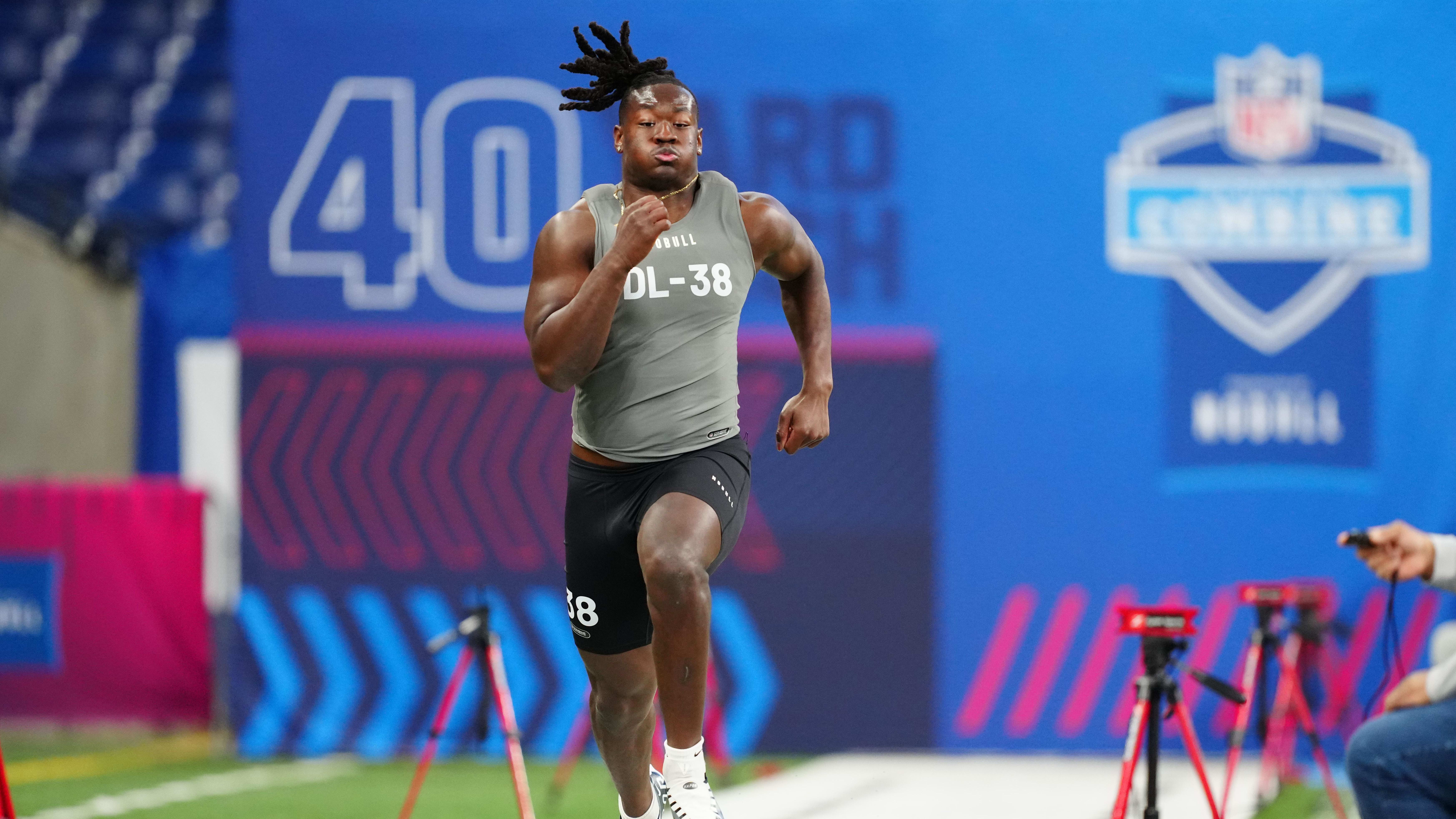 Arkansas defensive lineman Trajan Jeffcoat (DL38) works out at the NFL Scouting Combine.