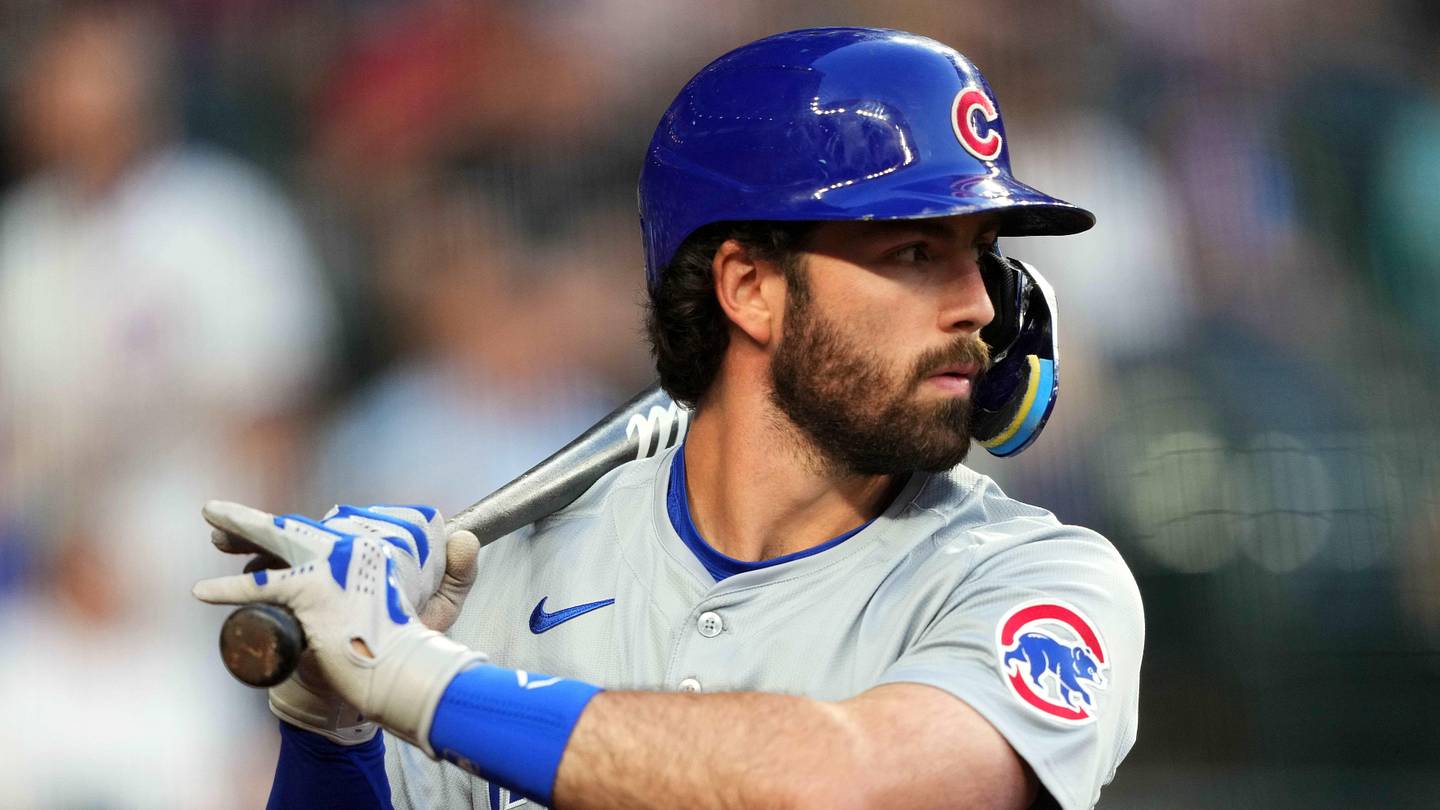 Cubs' Dansby Swanson Wears Iconic Shirt to Support Wife Mallory, Red Stars - Vimarsana News