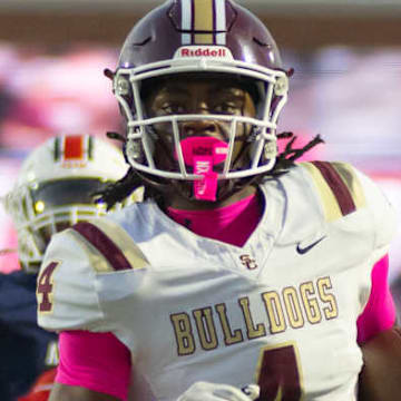 Four-star wide receiver Benny Easter Jr. had a monster game Friday in a comeback victory against Atascocita. The junior is one of our candidates for Houston/SE High School Football Player of the Week.