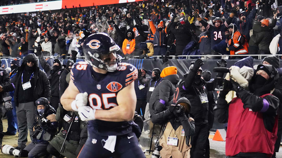 Could Cole Kmet and Colston Loveland be getting a new tight ends coach? 