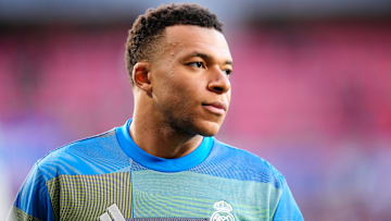 Kylian Mbappé est forfait pour la réception de Benfica. Kylian Mbappé est forfait pour la réception de Benfica.