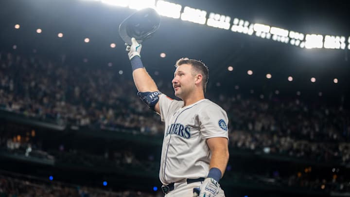 Cal Raleigh, Mariners Reward the Celebrated Fan Who Gave 60th Home Run Ball to Kid