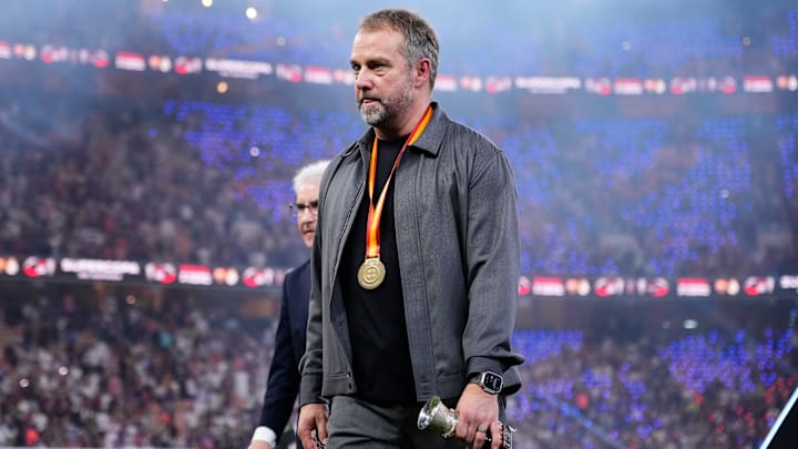 Hansi Flick est l'entraineur du Barça.