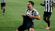 Artur foi o melhor em campo na vitória do Botafogo sobre o Estudiantes