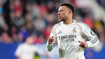 Mbappé vem lidando com dores no joelho