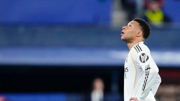 Kylian Mbappé, blessé au genou en ce moment Kylian Mbappé, blessé au genou en ce moment