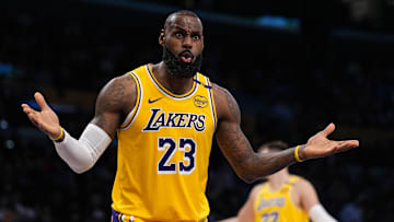 Golden State Warriors v Los Angeles Lakers