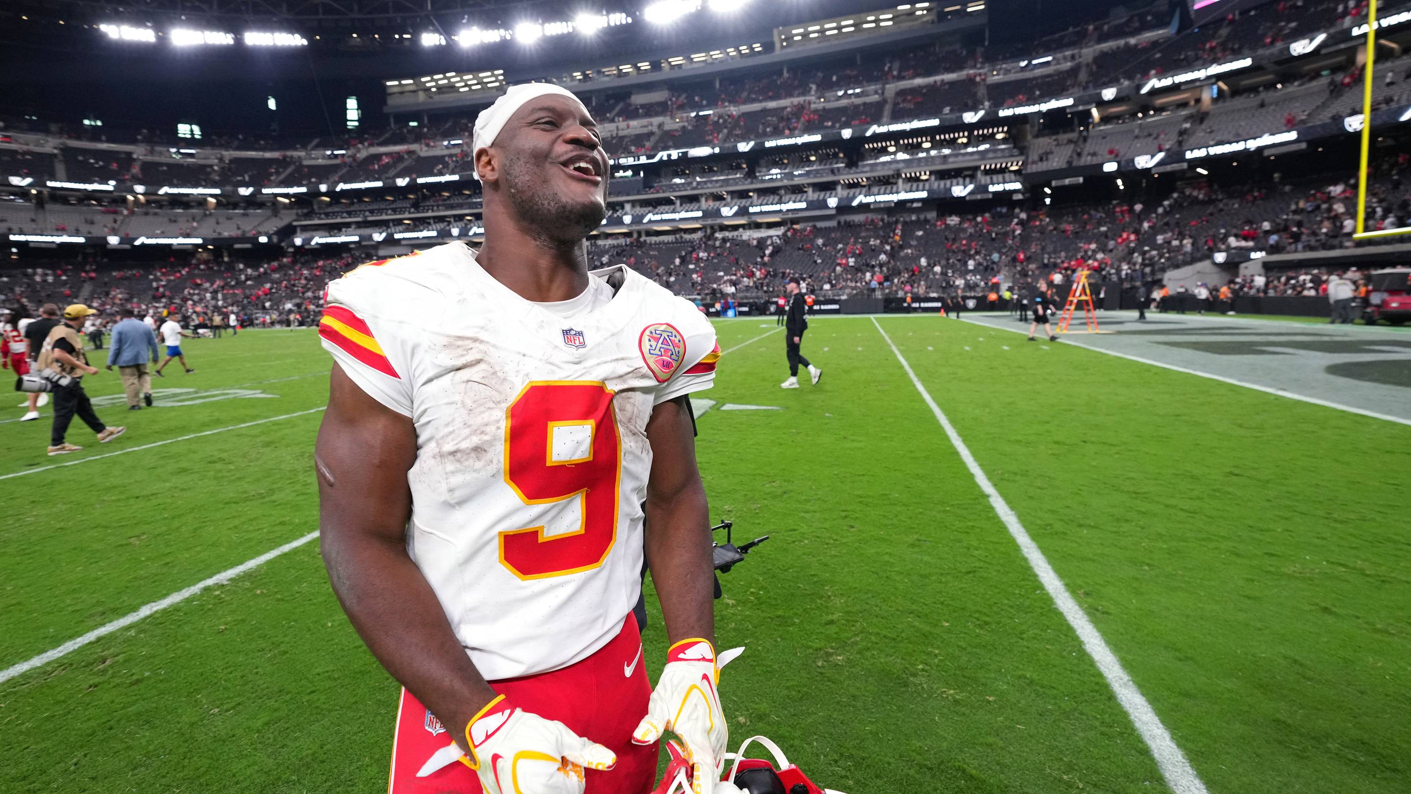 Kenneth Walker’s incredible start has Chiefs rushing history within reach