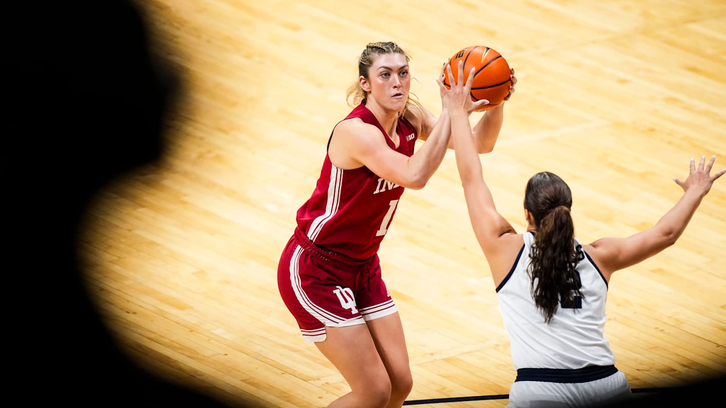 WBB：JLabの学生アスリートアンバサダーのカロリーヌ・ストリップリンがフージャースの心境について語る