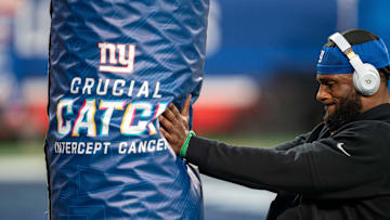 Sep 26, 2024; East Rutherford, NJ, US; New York Giants linebacker Kayvon Thibodeaux (5) warms up during pre-game at MetLife Stadium.  
