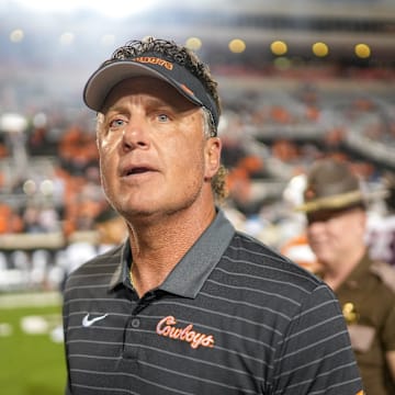A hot seat for Mike Gundy will grow hotter as Oklahoma State gets smashed by Oregon.