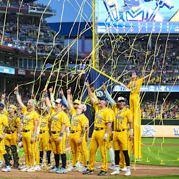 The Savannah Bananas played the Texas Tailgaters at Great American Ballpark 