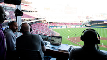 Cincinnati Reds live television broadcast of the Cincinnati Reds with Barry Larkin and John Sadak
