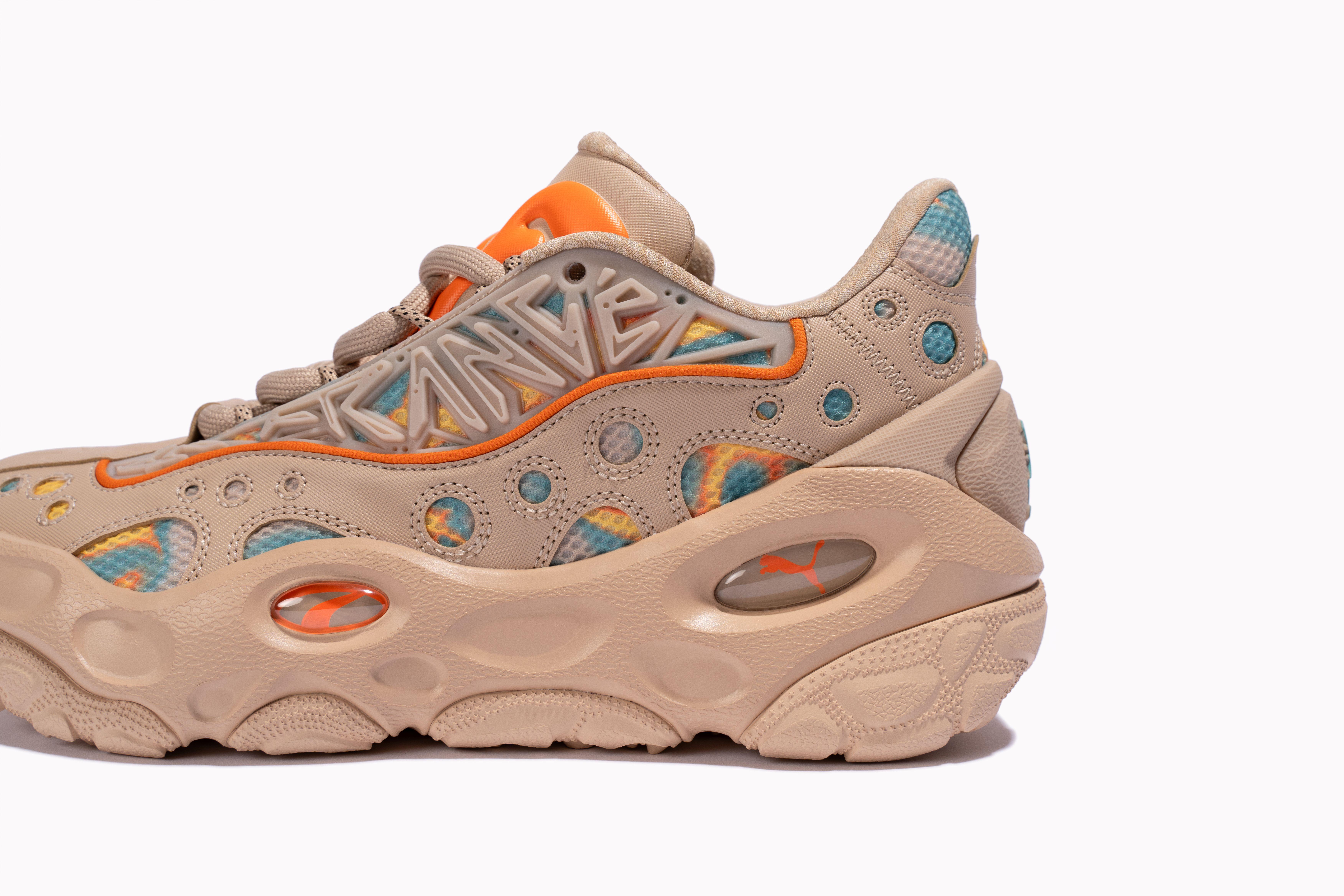 希少　上下　未使用　93年　世界選抜モデル　レプリカ　Ｏ　PUMA LaMelo Ball's New PUMA Shoes Channel Dystopian Outdoor Vibes