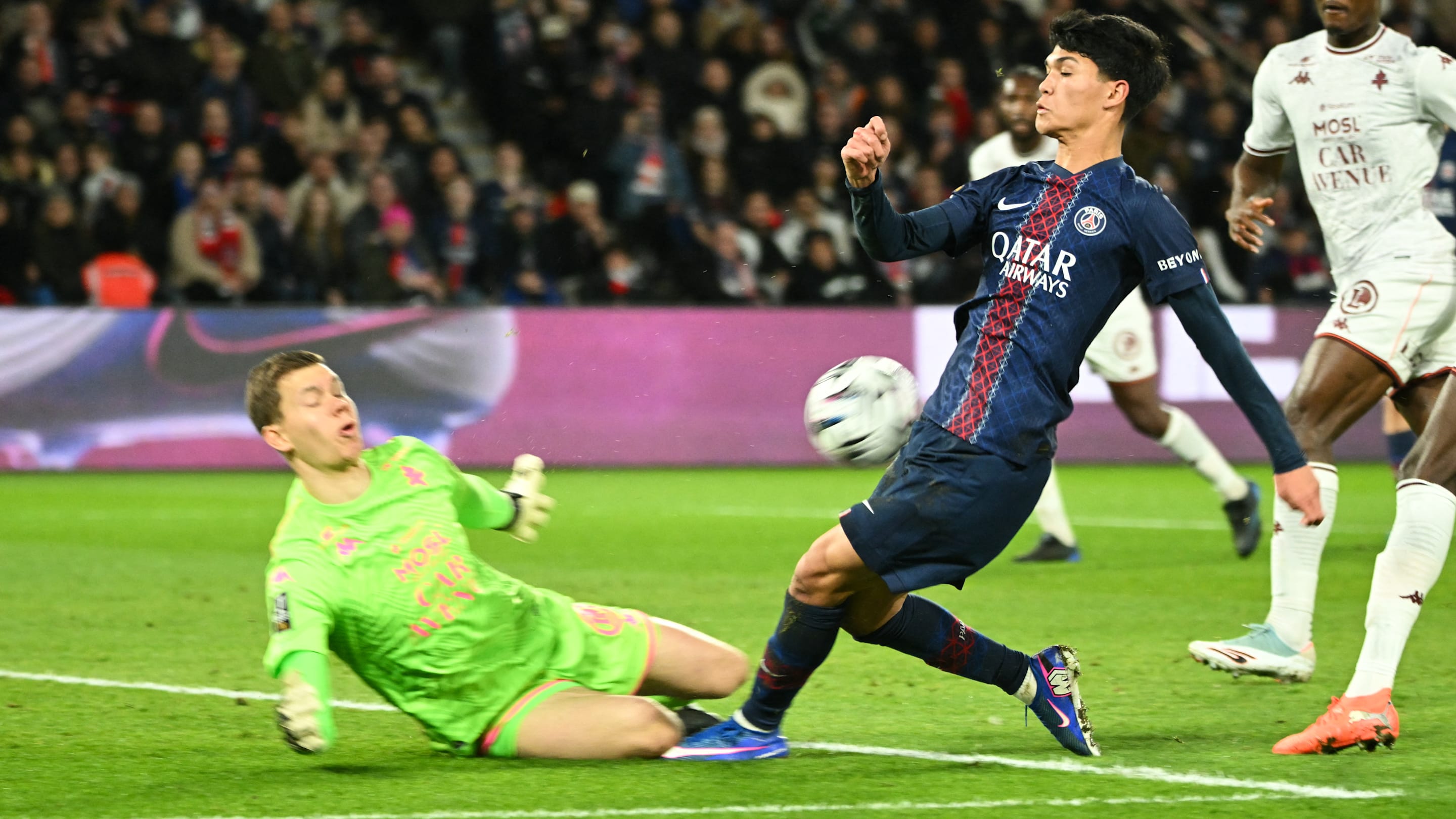 PSG : Que retenir de la première titularisation très encourageante de Dro Fernandez face au FC Metz