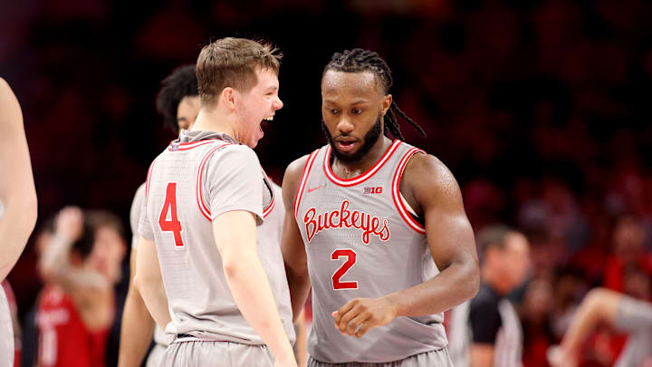 Ohio State Buckeyes Gabe Cupps (4)  and Bruce Thornton (2)