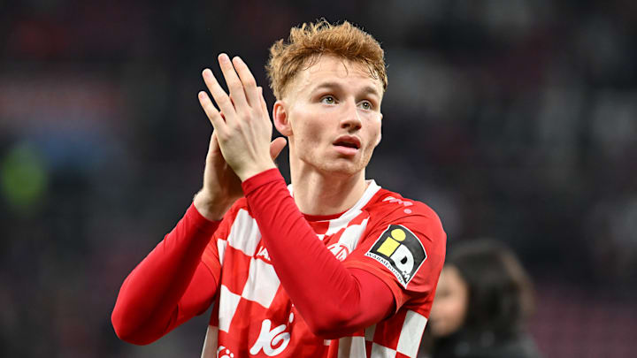 1. FSV Mainz 05 v FC Augsburg - Bundesliga 1. FSV Mainz 05 v FC Augsburg - Bundesliga