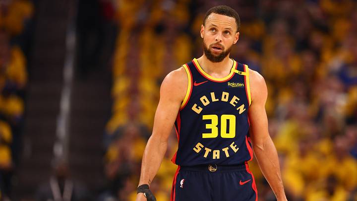 stephen curry wearing curry 6