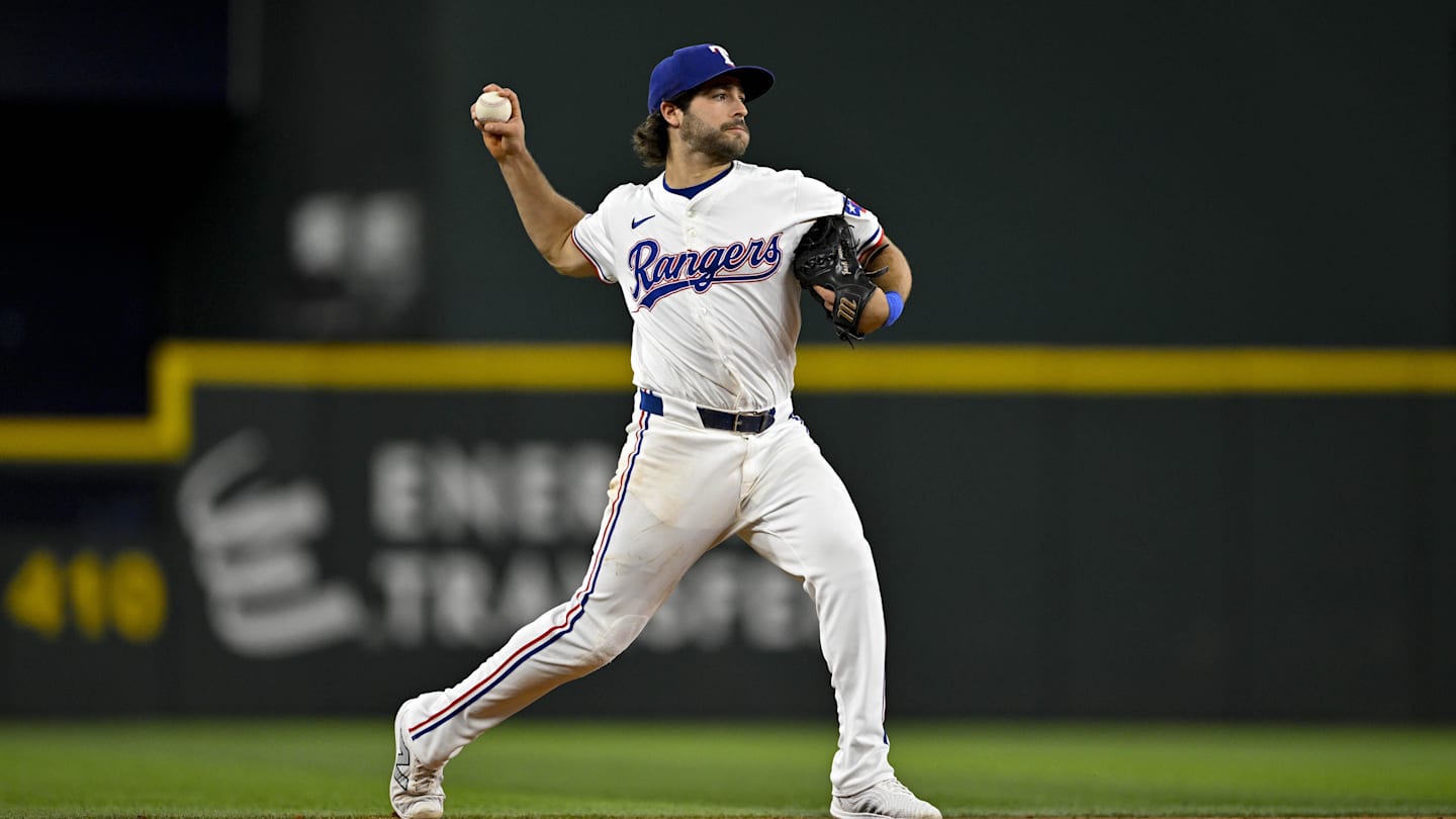 New York Yankees Trade Idea Would Bring Back Super Utility Star