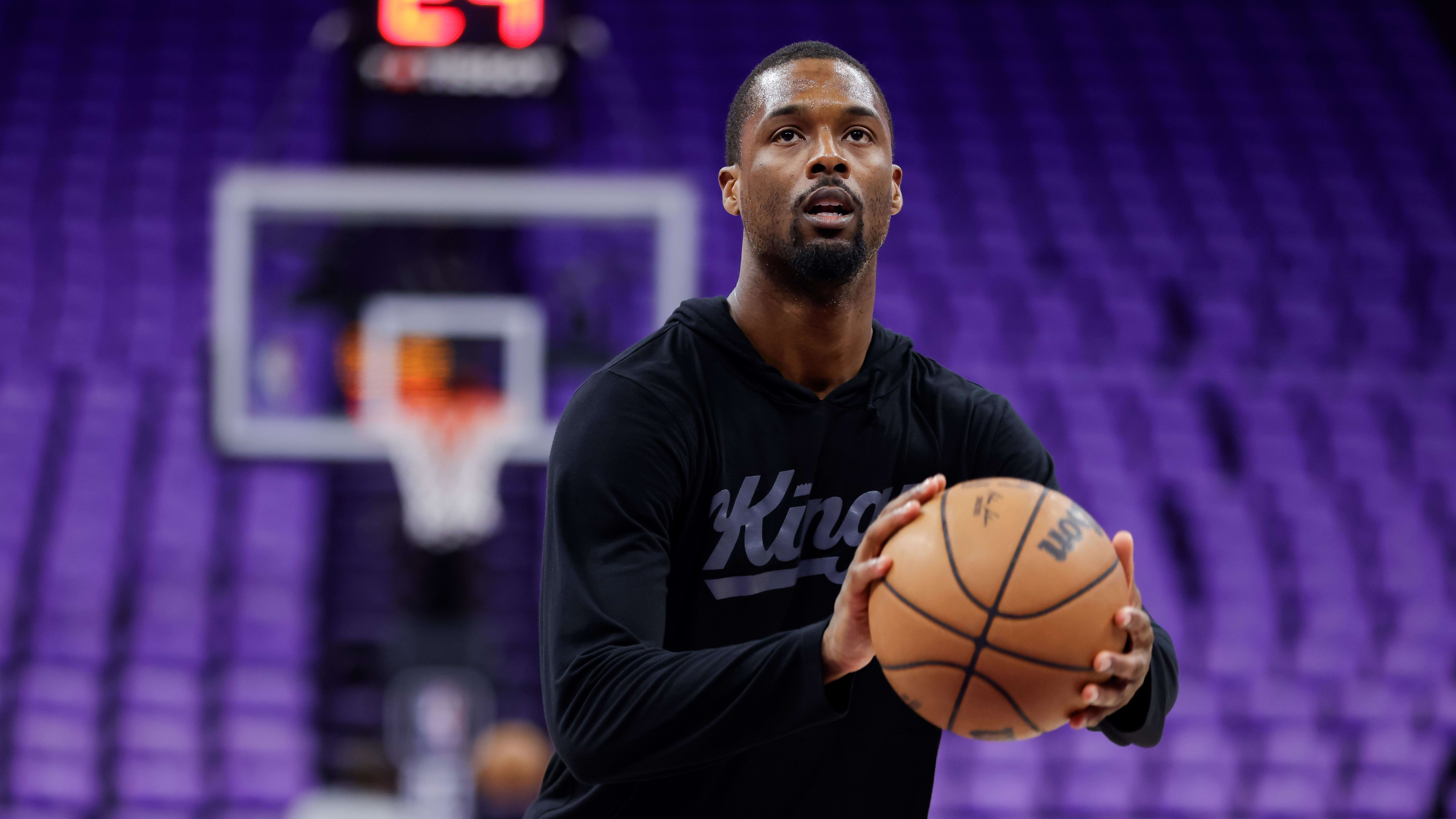 Sacramento Kings Consider Trade for Disappointing Harrison Barnes After Disappointing Season