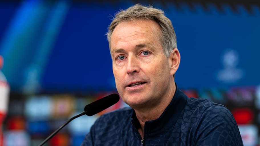 Kasper Hjulmand at a press conference.