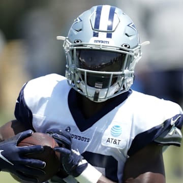 Aaron Shampklin signed with the Dolphins on Monday.