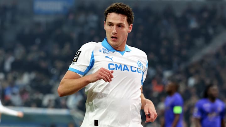 Benjamin Pavard et l'OM visent un succès à domicile.
