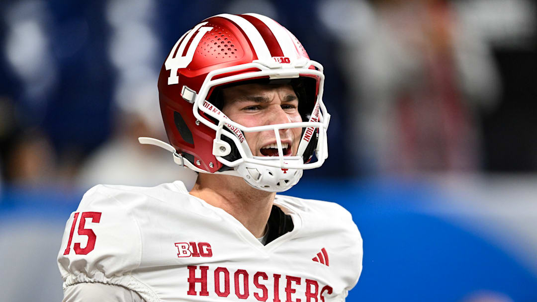 Indiana Hoosiers QB Fernando Mendoza